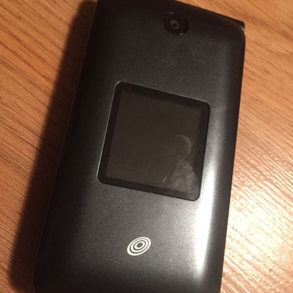 Alacatel flip phone ( simple mobile only) - Picture 2 of 4